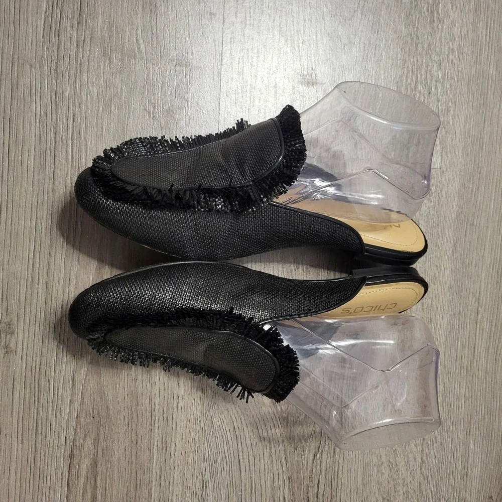 Chicos Raffia Fringe Mules Black Flat Slip On Shoes 8.5 Casual Textured Vacation - Picture 6 of 8